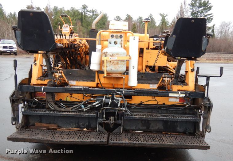 image for item HR9174 2005 LeeBoy L8500T  paver