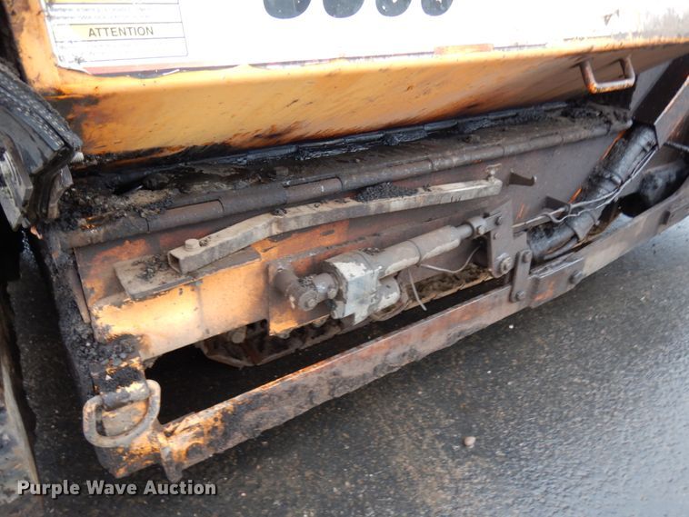 image for item HR9174 2005 LeeBoy L8500T  paver