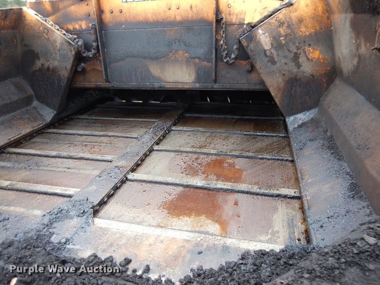 image for item HR9174 2005 LeeBoy L8500T  paver