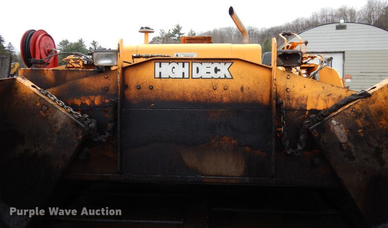 image for item HR9174 2005 LeeBoy L8500T  paver