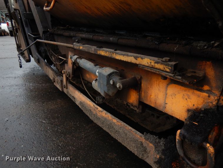 image for item HR9174 2005 LeeBoy L8500T  paver