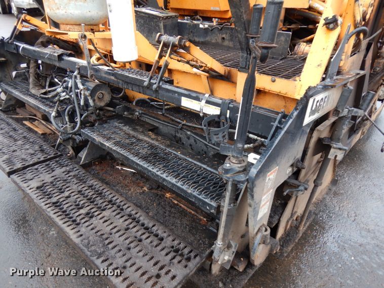 image for item HR9174 2005 LeeBoy L8500T  paver