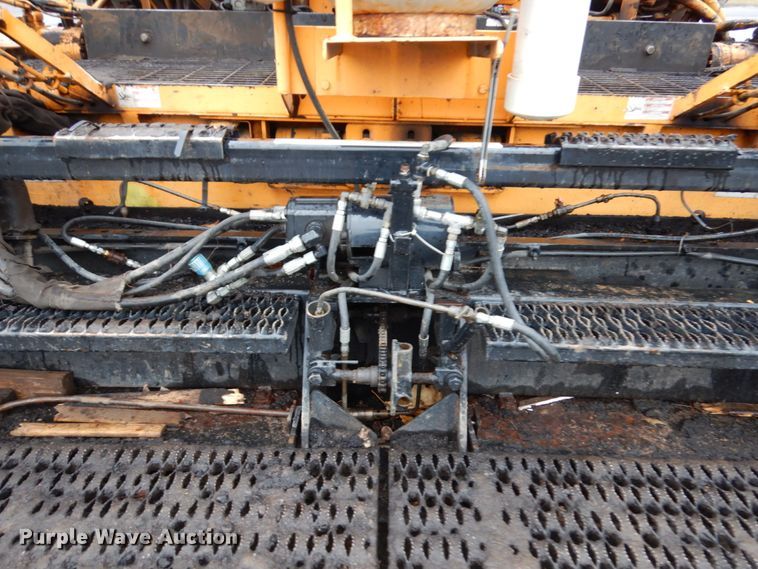 image for item HR9174 2005 LeeBoy L8500T  paver