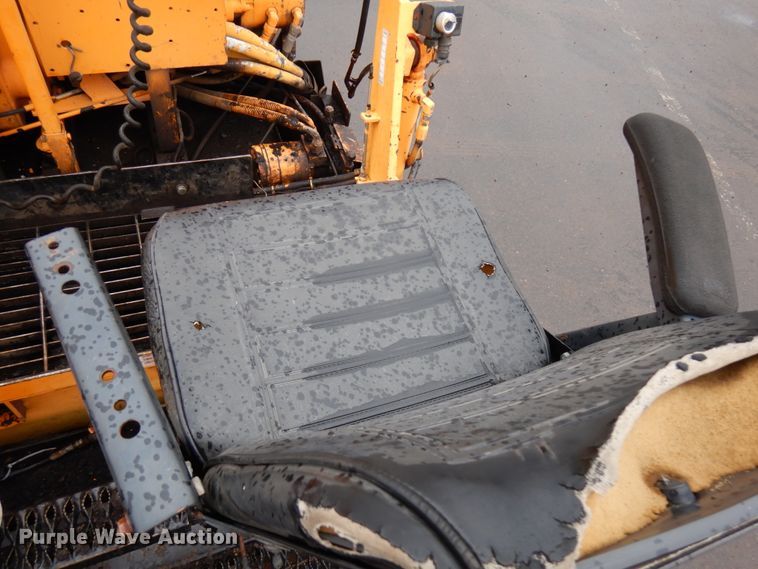 image for item HR9174 2005 LeeBoy L8500T  paver