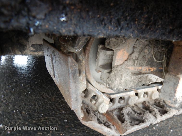 image for item HR9174 2005 LeeBoy L8500T  paver