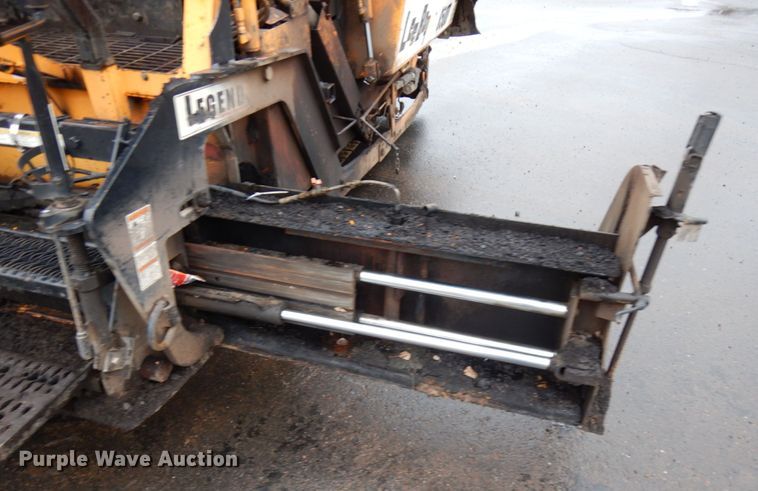 image for item HR9174 2005 LeeBoy L8500T  paver