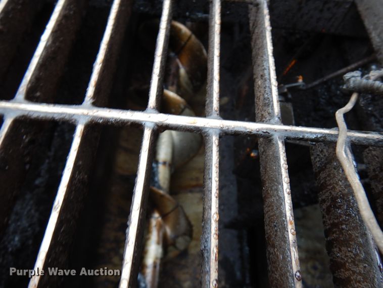 image for item HR9174 2005 LeeBoy L8500T  paver