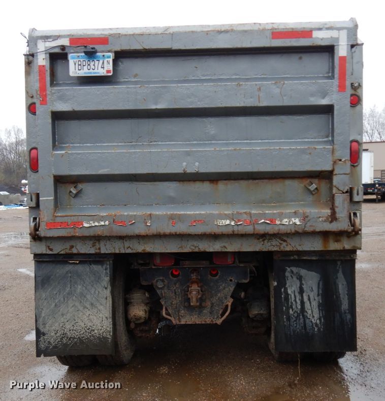 image for item HR9182 1997 Mack RD688S  dump truck