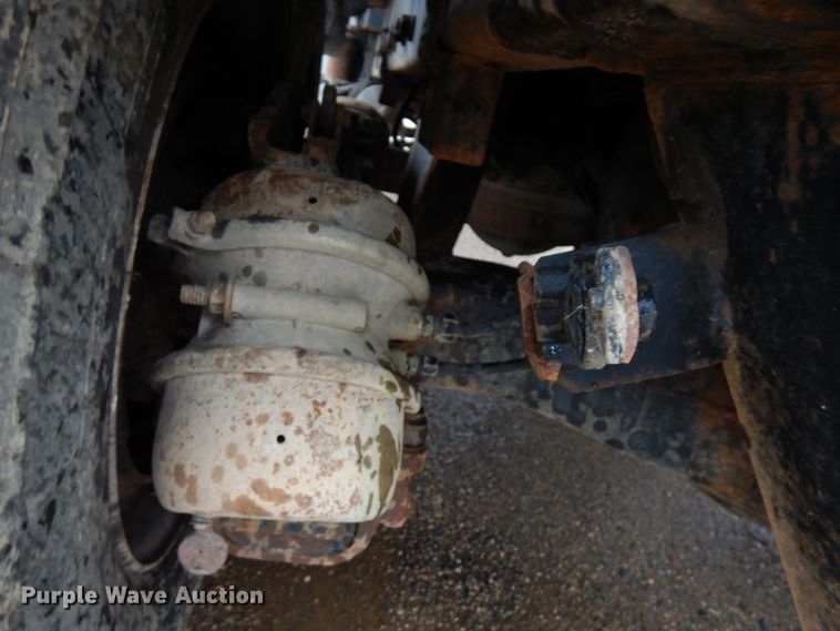 image for item HR9182 1997 Mack RD688S  dump truck