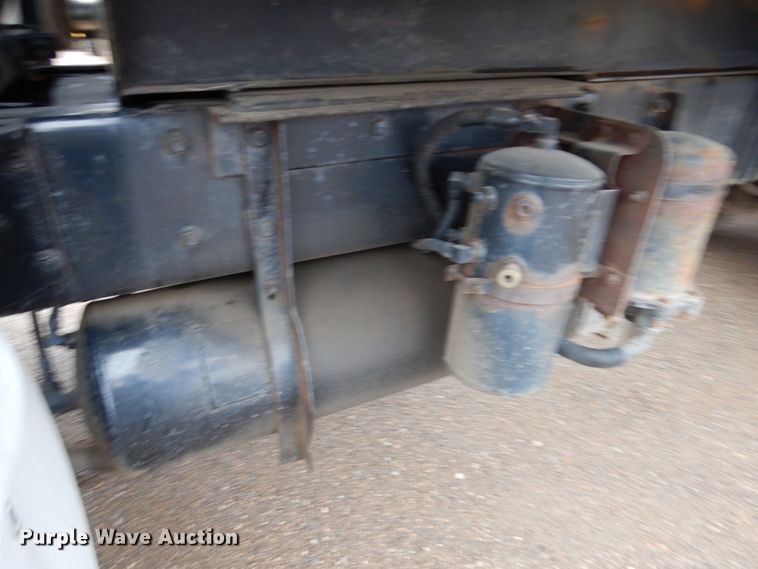 image for item HR9182 1997 Mack RD688S  dump truck