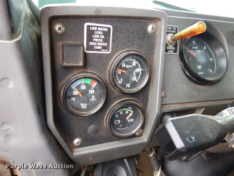 image for item HR9182 1997 Mack RD688S  dump truck