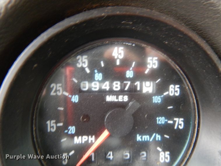 image for item HR9182 1997 Mack RD688S  dump truck