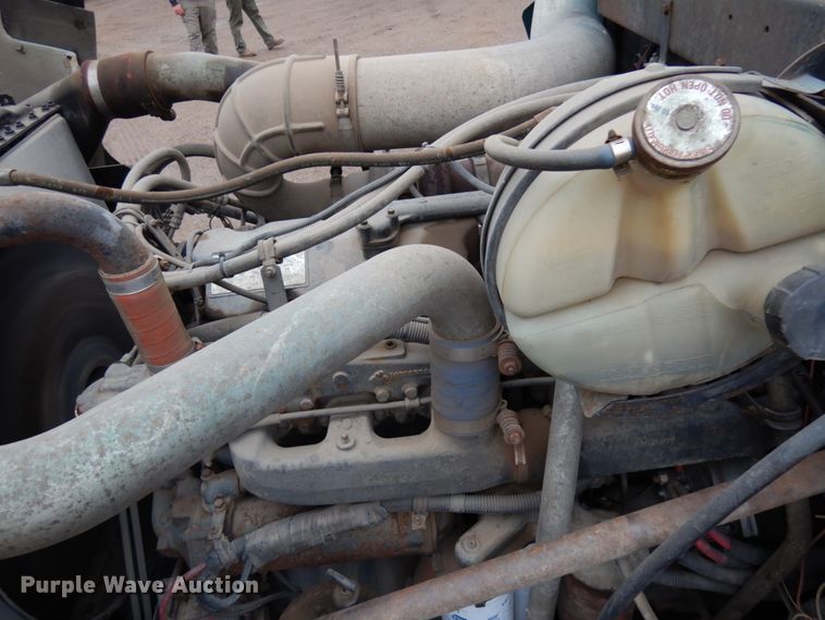 image for item HR9182 1997 Mack RD688S  dump truck