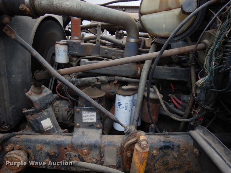 image for item HR9182 1997 Mack RD688S  dump truck