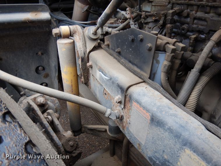 image for item HR9182 1997 Mack RD688S  dump truck