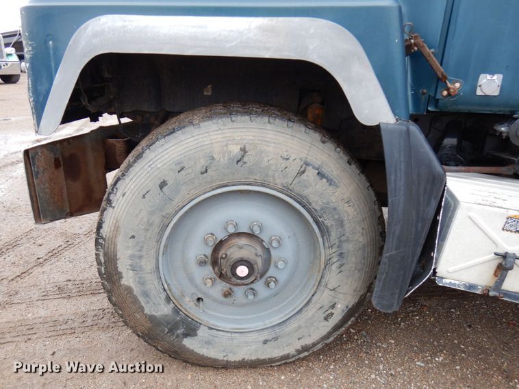 image for item HR9182 1997 Mack RD688S  dump truck