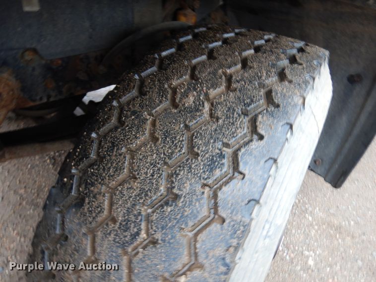 image for item HR9182 1997 Mack RD688S  dump truck