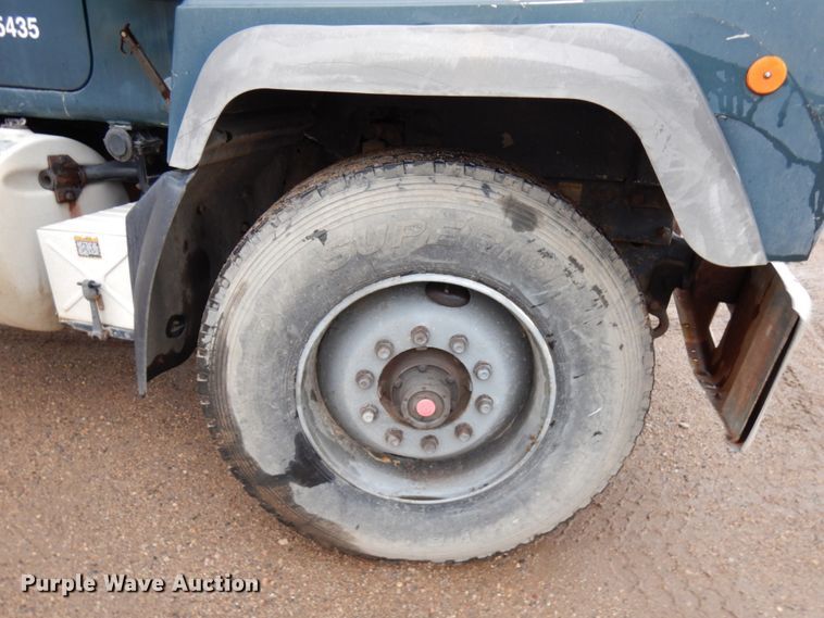 image for item HR9182 1997 Mack RD688S  dump truck