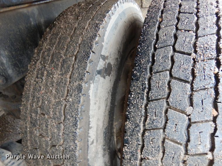 image for item HR9182 1997 Mack RD688S  dump truck