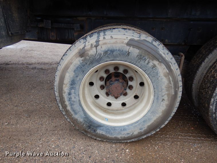 image for item HR9182 1997 Mack RD688S  dump truck