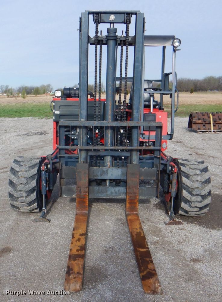 image for item HX9190 2005 Moffett M5500  forklift