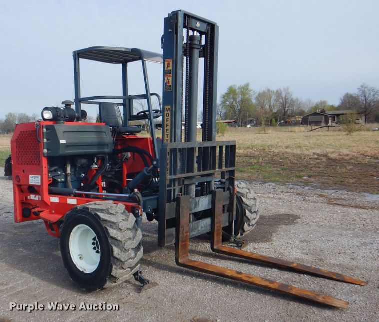 image for item HX9190 2005 Moffett M5500  forklift