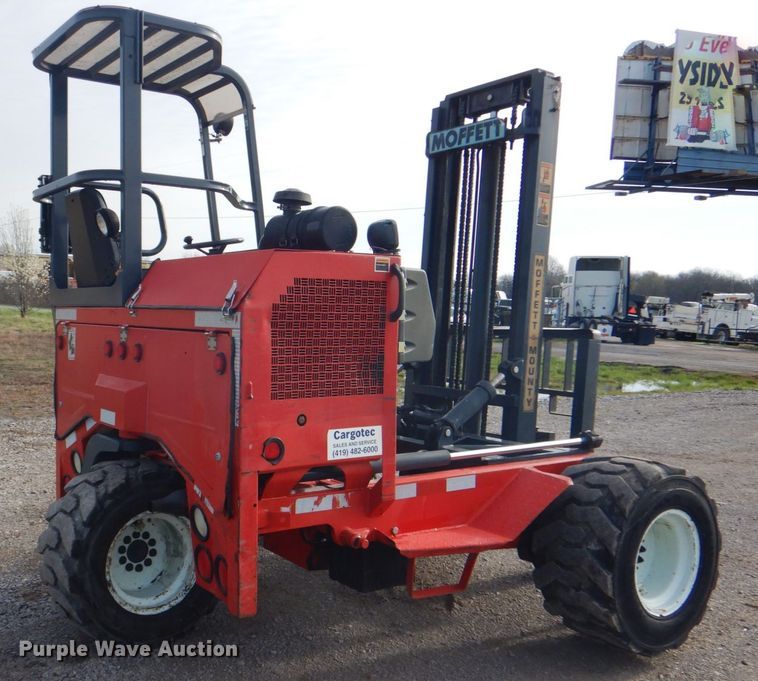 image for item HX9190 2005 Moffett M5500  forklift