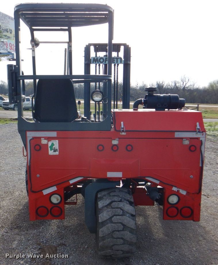 image for item HX9190 2005 Moffett M5500  forklift