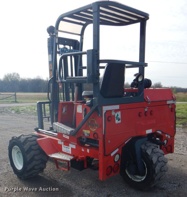 image for item HX9190 2005 Moffett M5500  forklift