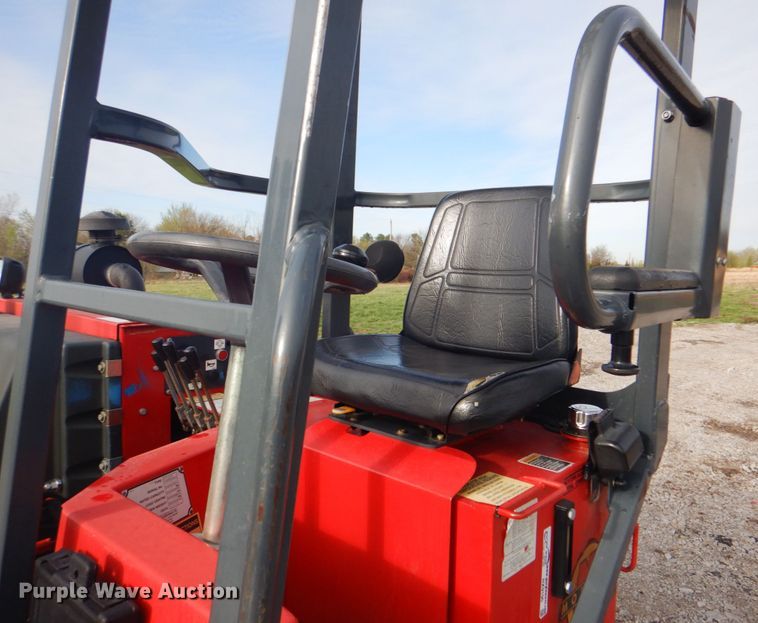 image for item HX9190 2005 Moffett M5500  forklift