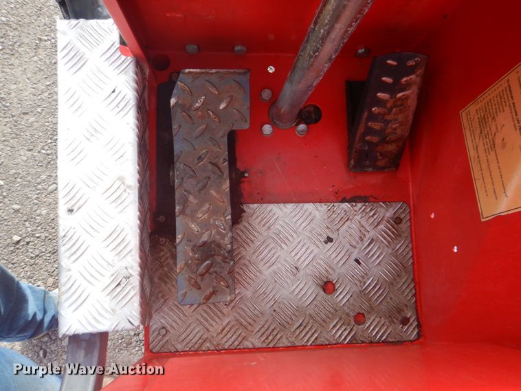 image for item HX9190 2005 Moffett M5500  forklift