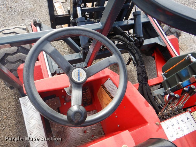 image for item HX9190 2005 Moffett M5500  forklift