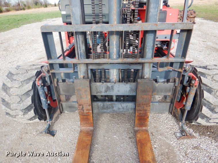 image for item HX9190 2005 Moffett M5500  forklift