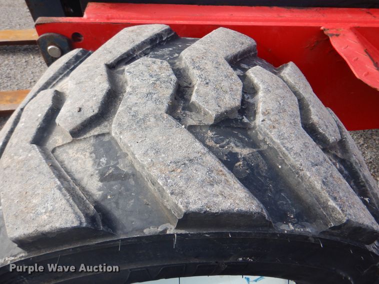 image for item HX9190 2005 Moffett M5500  forklift