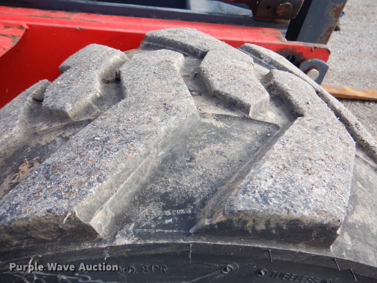 image for item HX9190 2005 Moffett M5500  forklift