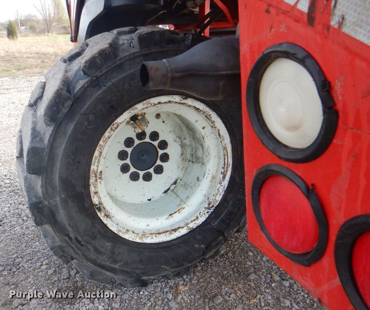 image for item HX9190 2005 Moffett M5500  forklift