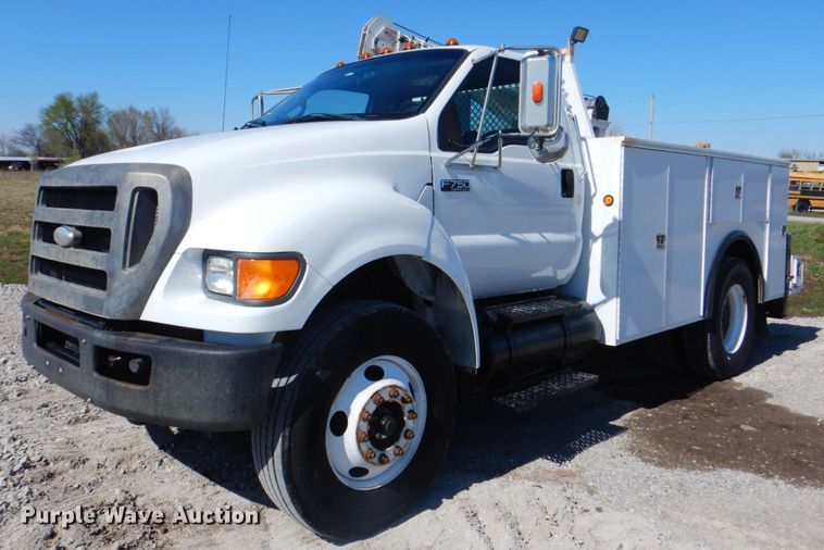 image for item HX9203 2008 Ford F750  utility / service truck