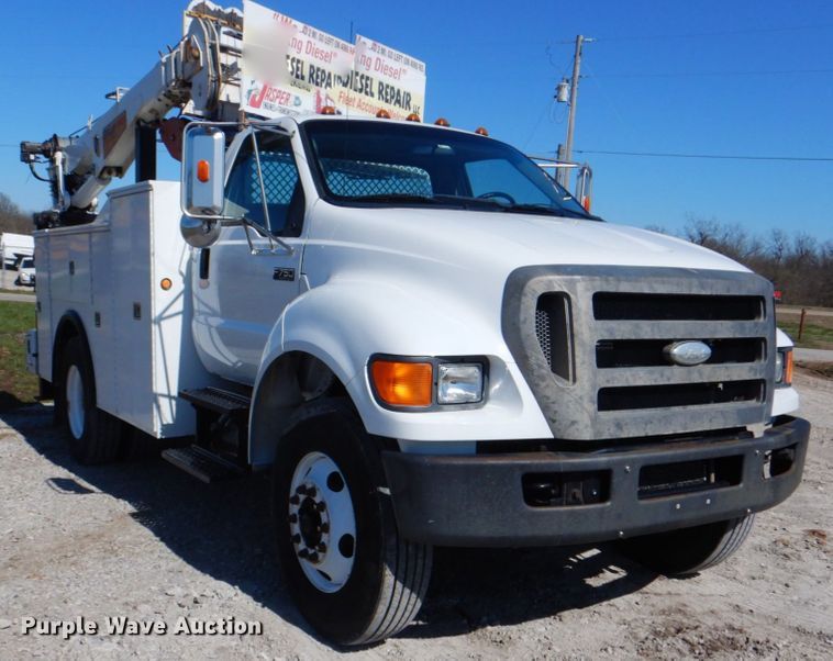 image for item HX9203 2008 Ford F750  utility / service truck