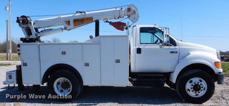 image for item HX9203 2008 Ford F750  utility / service truck