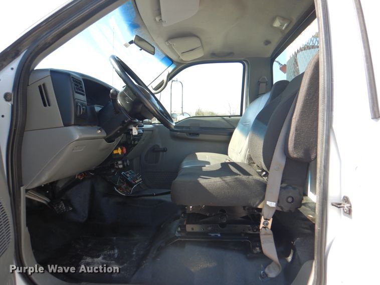 image for item HX9203 2008 Ford F750  utility / service truck