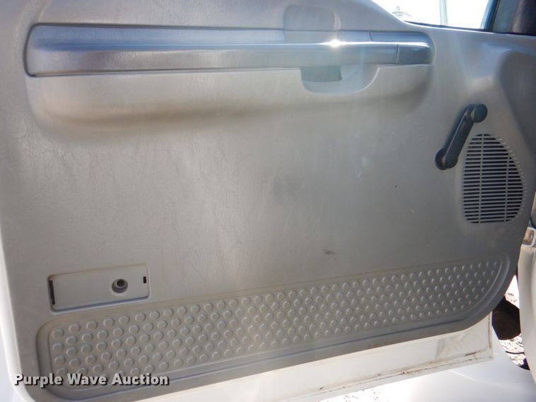 image for item HX9203 2008 Ford F750  utility / service truck