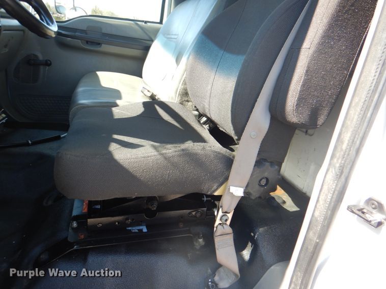 image for item HX9203 2008 Ford F750  utility / service truck