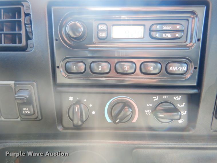 image for item HX9203 2008 Ford F750  utility / service truck