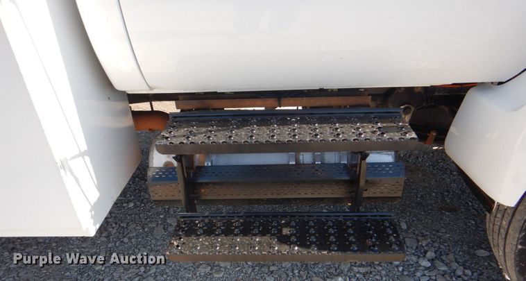 image for item HX9203 2008 Ford F750  utility / service truck