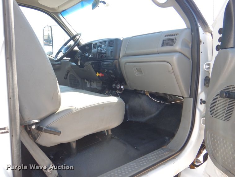 image for item HX9203 2008 Ford F750  utility / service truck