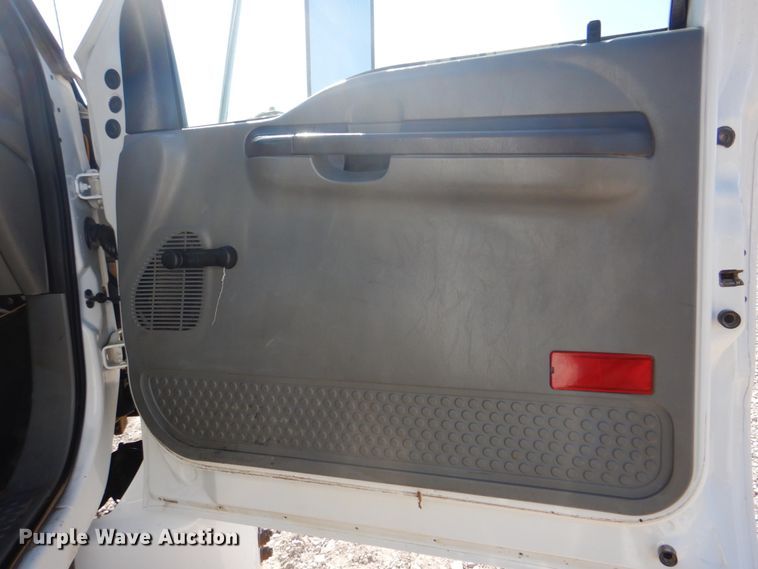 image for item HX9203 2008 Ford F750  utility / service truck