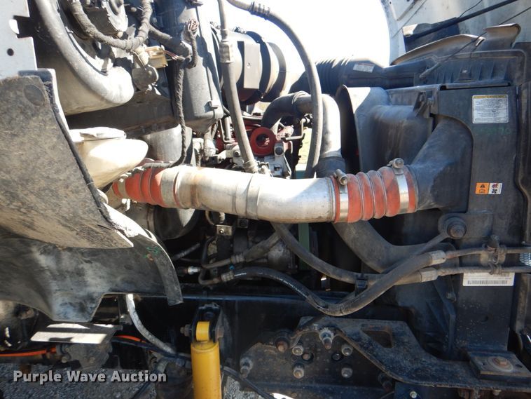 image for item HX9203 2008 Ford F750  utility / service truck