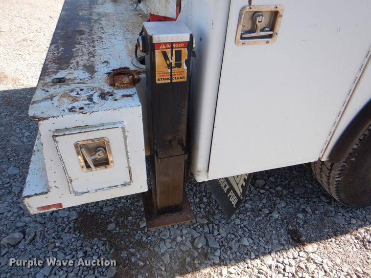 image for item HX9203 2008 Ford F750  utility / service truck