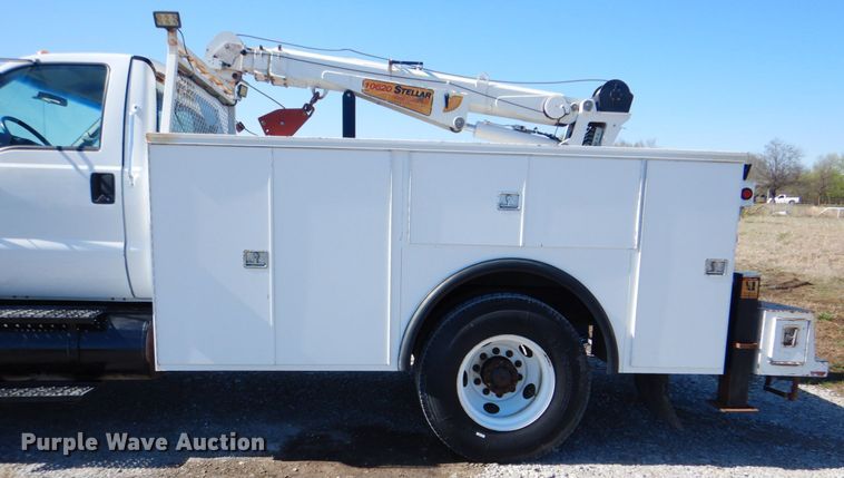 image for item HX9203 2008 Ford F750  utility / service truck