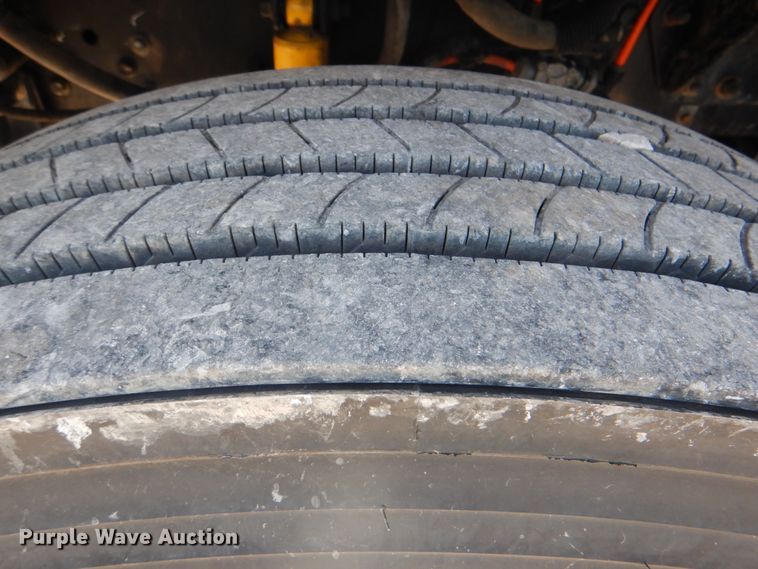 image for item HX9203 2008 Ford F750  utility / service truck